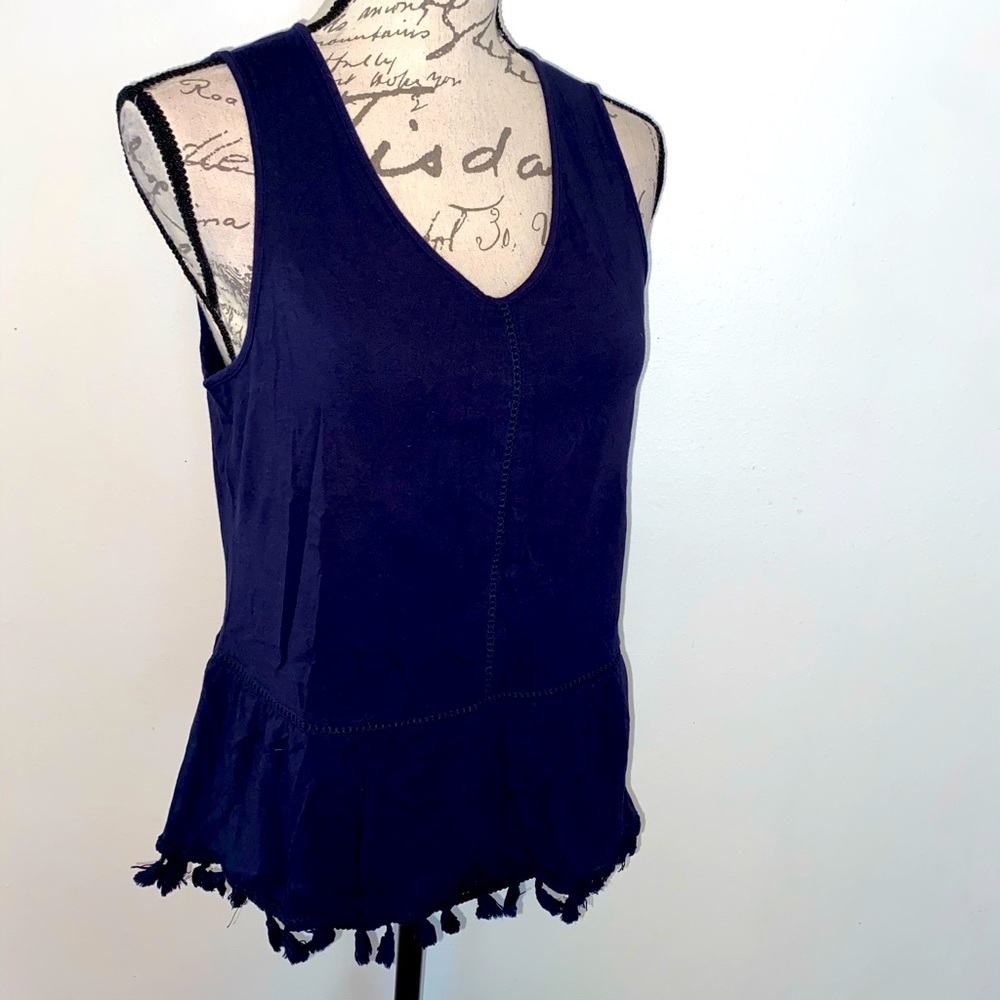 🔹Crown & Ivy Bottom Fringe Tassel Tank🔹